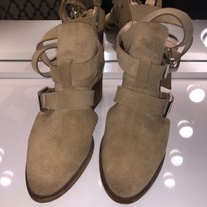Zara suede ankle boots! Good condition.